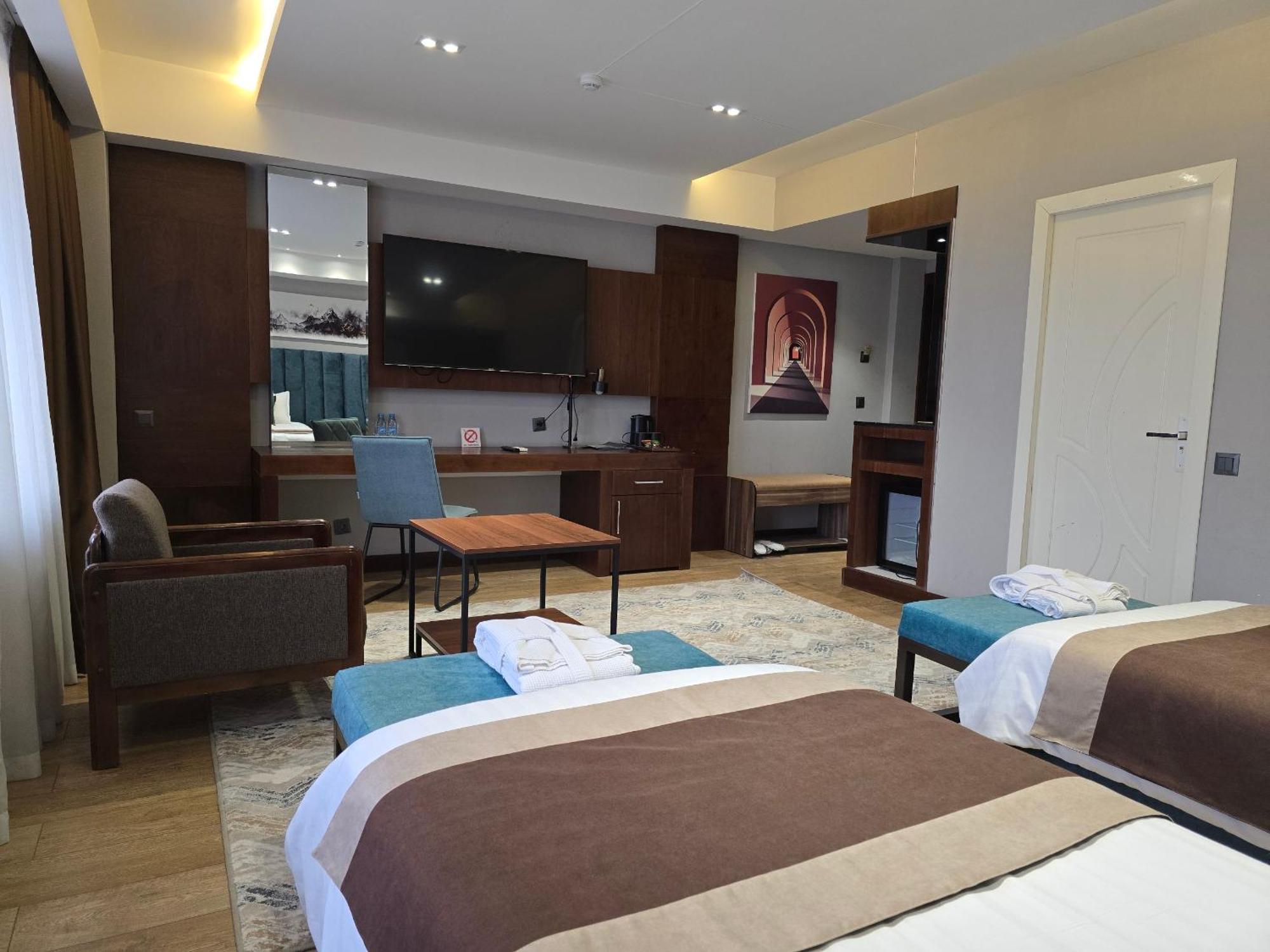 Ziyorat Luxury Hotel Fargʻona Exterior foto