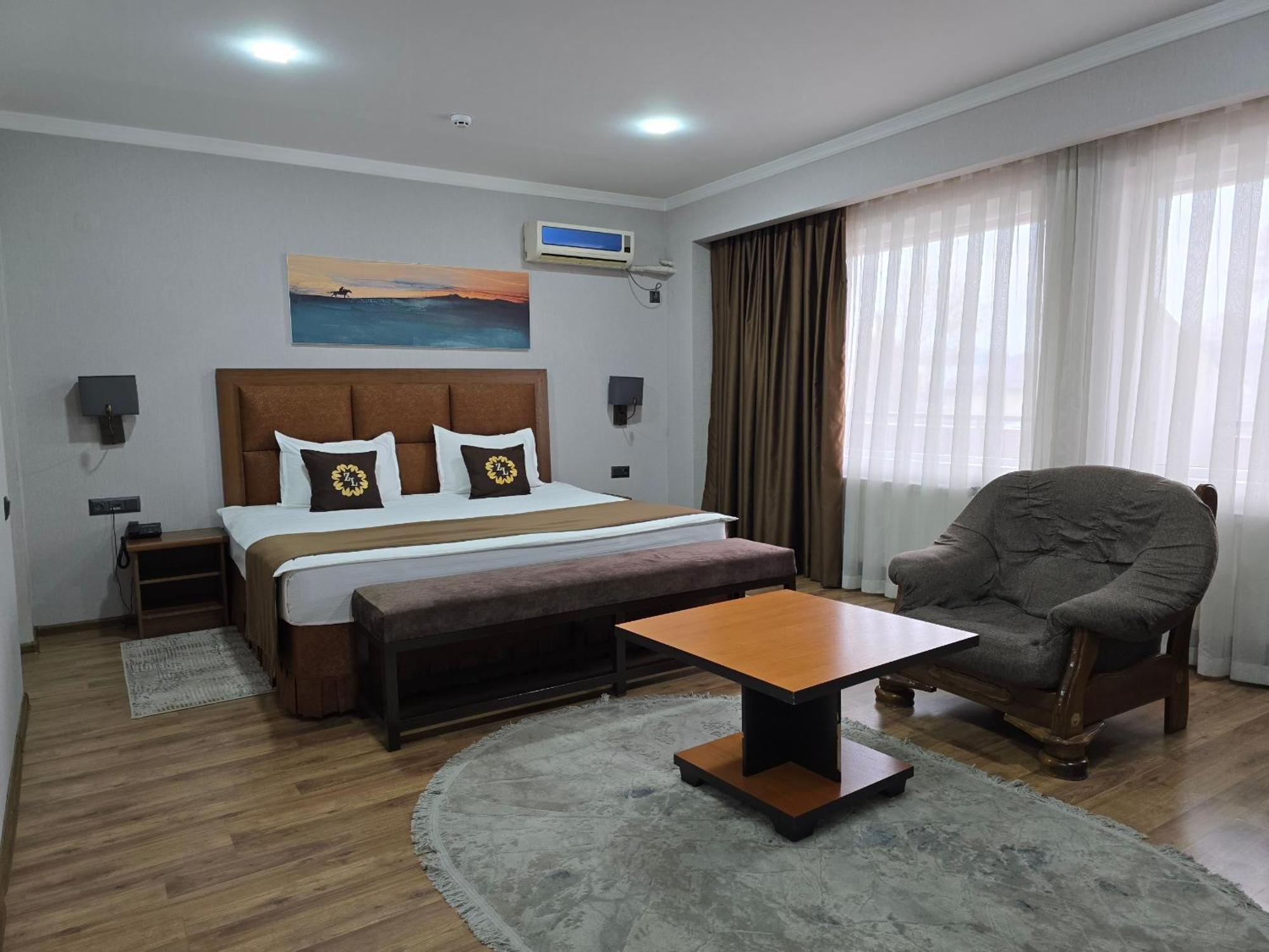 Ziyorat Luxury Hotel Fargʻona Exterior foto