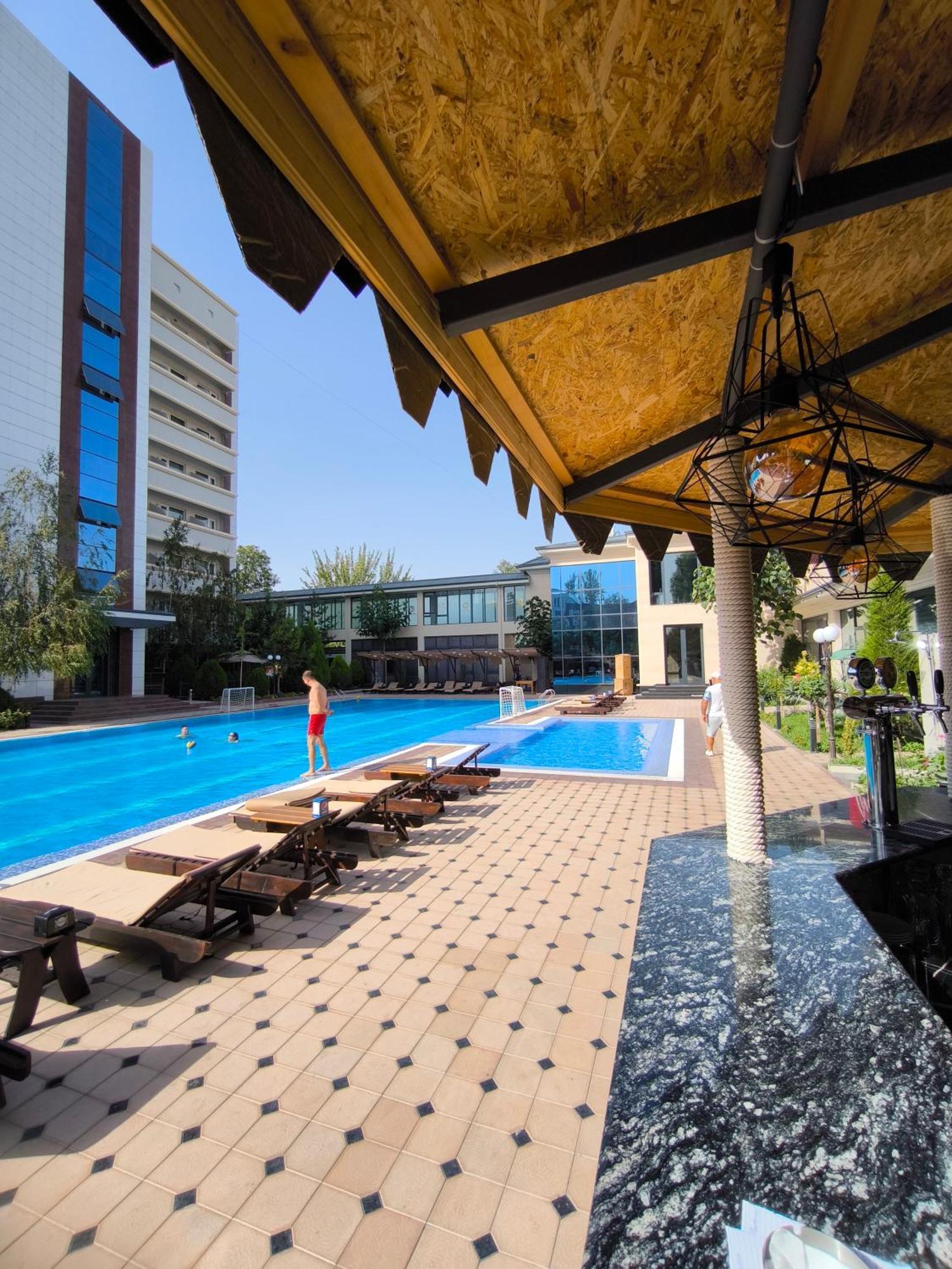 Ziyorat Luxury Hotel Fargʻona Exterior foto