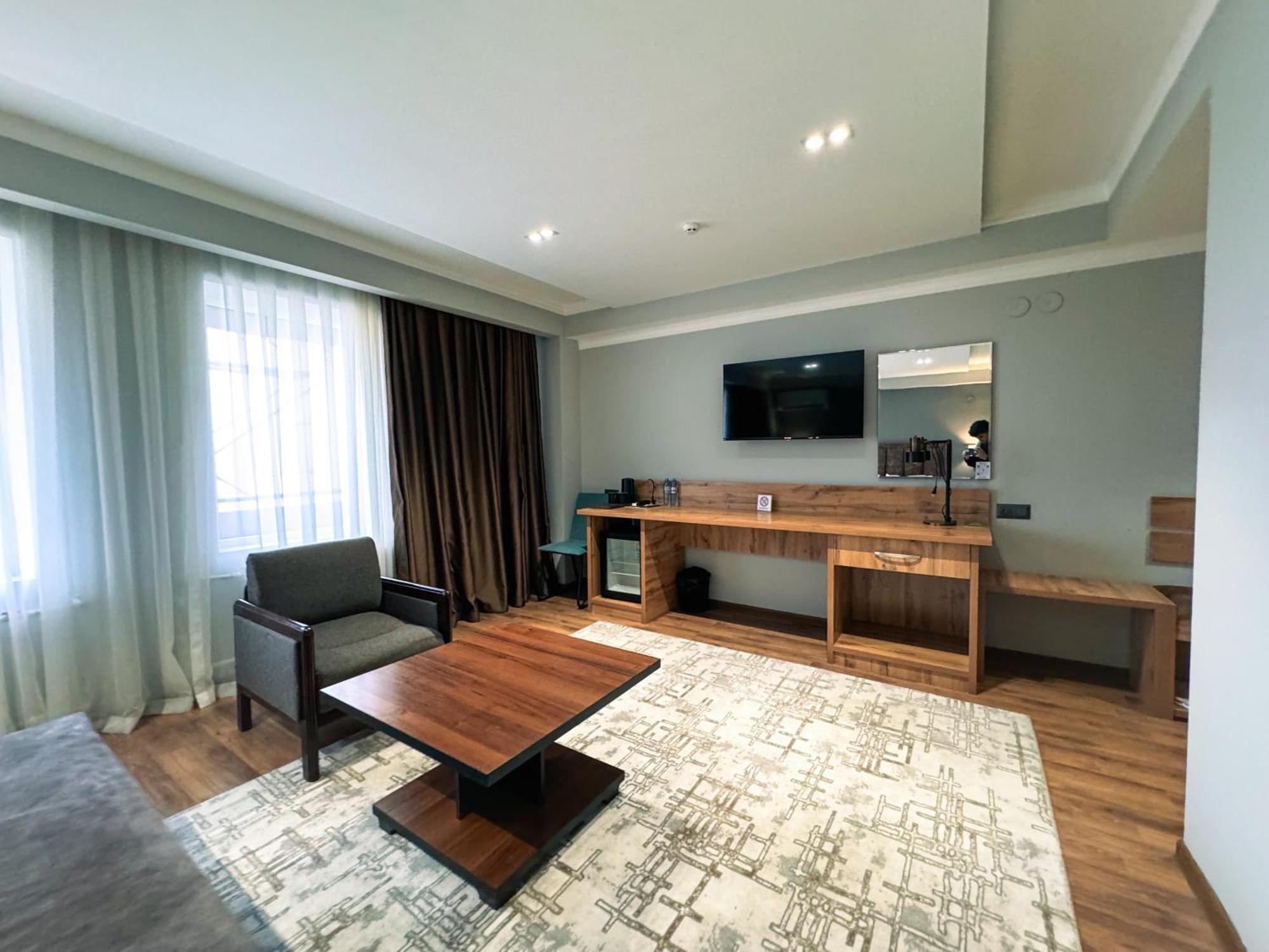 Ziyorat Luxury Hotel Fargʻona Exterior foto